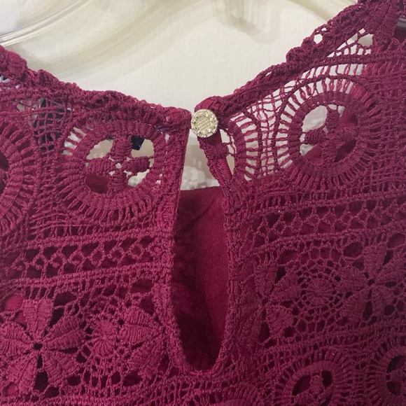 3/$16 One Clothing Crochet Pattern Sheer Back Tank - Picture 4 of 6